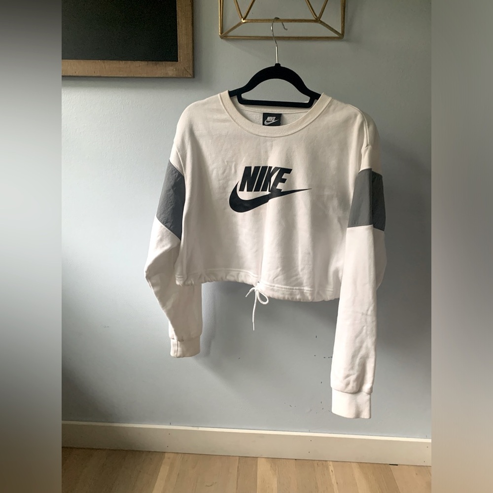 Nike Heritage Crop Sweatshirt